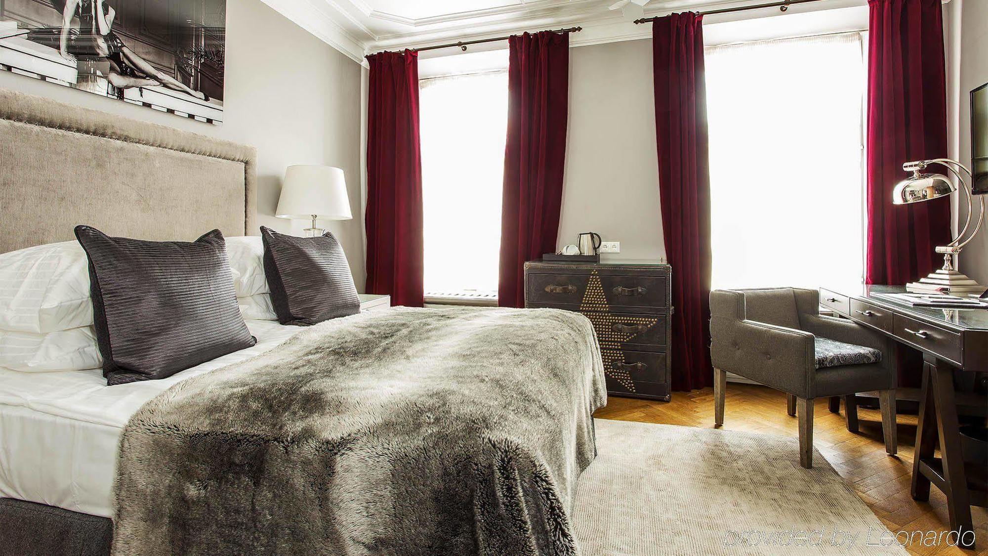 St. Petersbourg Hotel - Small Luxury Hotels Of The World 塔林 外观 照片
