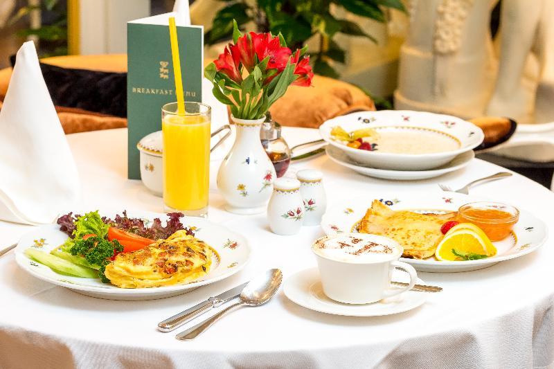 St. Petersbourg Hotel - Small Luxury Hotels Of The World 塔林 外观 照片